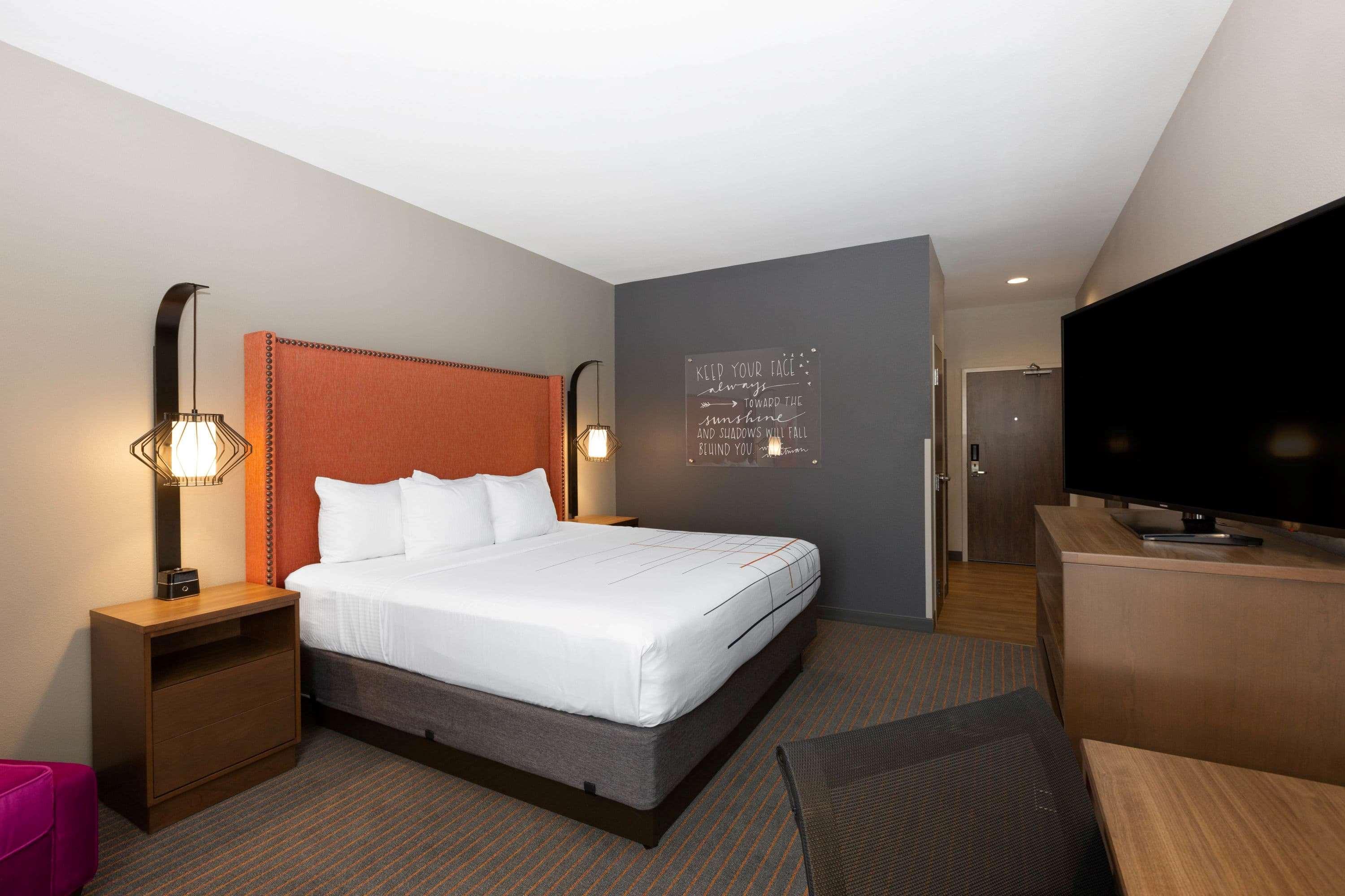 La Quinta By Wyndham Altoona Des Moines Hotel Exterior photo