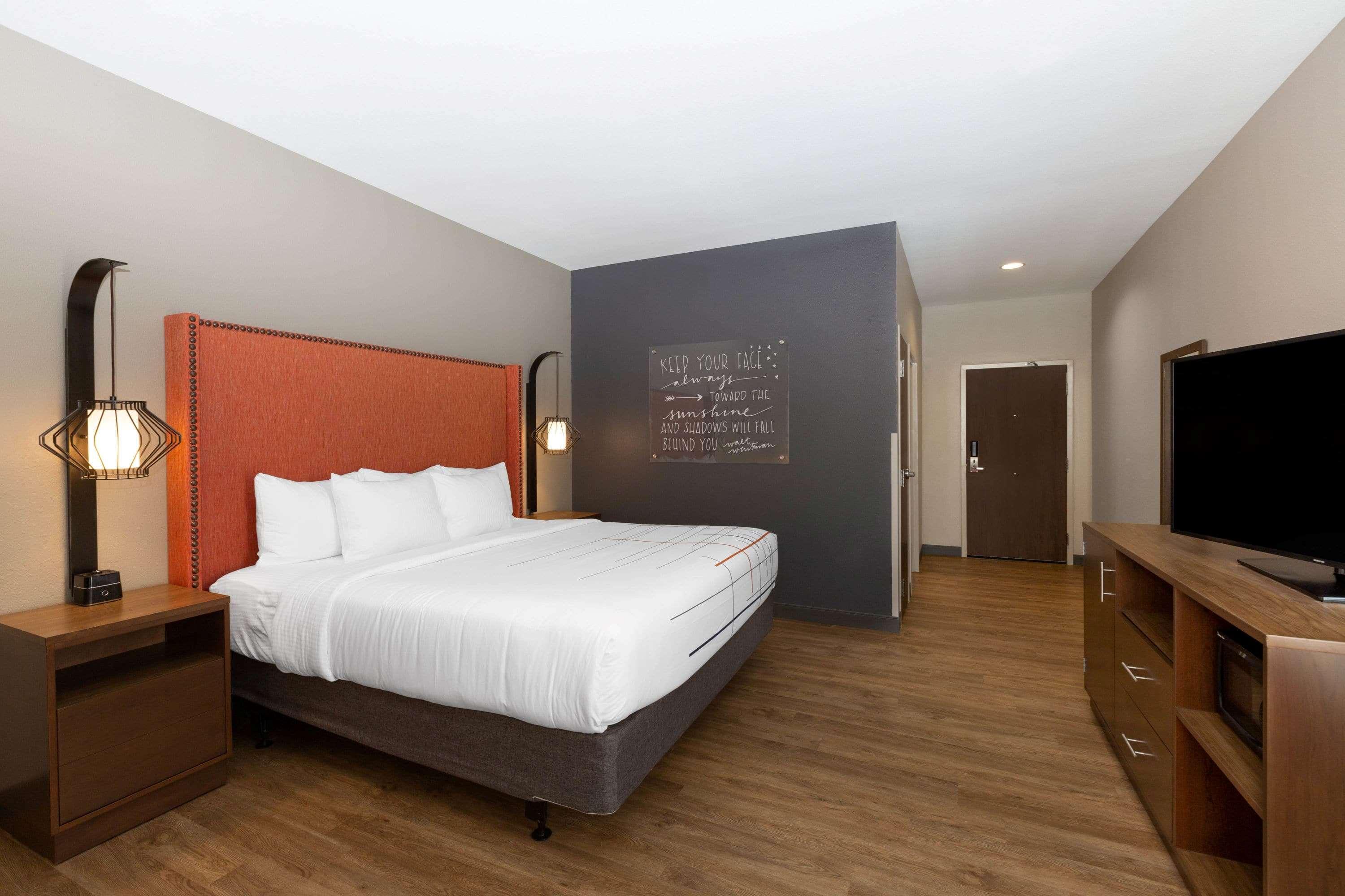 La Quinta By Wyndham Altoona Des Moines Hotel Exterior photo